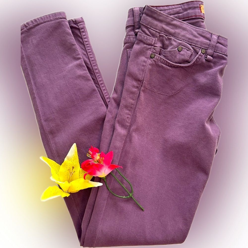 Trendy Sanctuary Denim fun-colored jeans! Style: “The Charmer!”